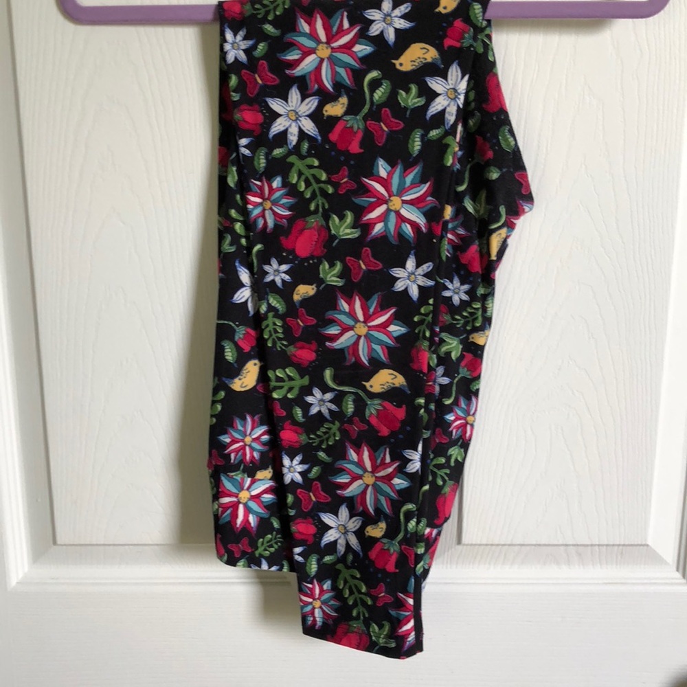 LuLaRoe Spring Pattern leggings